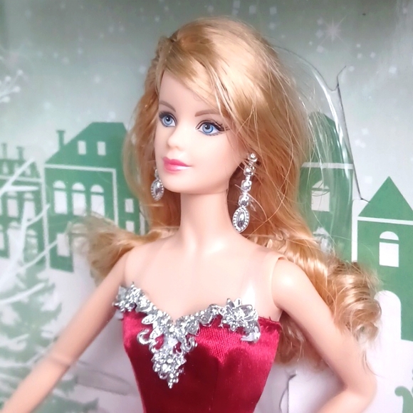 2015 Barbie Red Silvery Strapless Brocade Inset Holiday Gown Doll Mattel #CHR76 - Picture 3 of 11